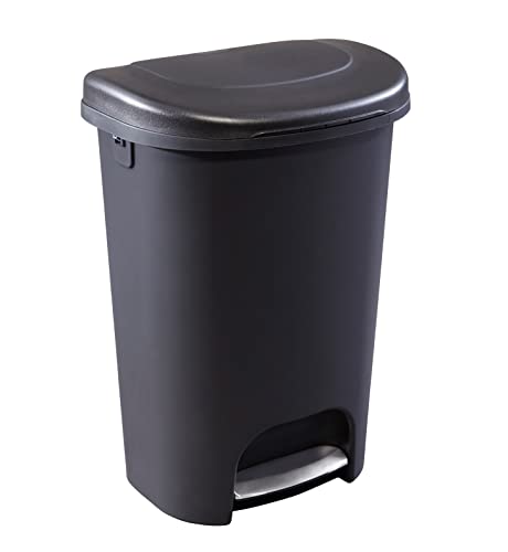 Rubbermaid Bote de basura clásico de 13 galones con tapa y pedal de acero inoxidable, cubeta de basura negro para cocina