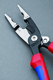 Knipex Tools 13 82 8 4 in 1 Alicate para Instalación Eléctrica con Mango de cómodo agarre, rojo y azul